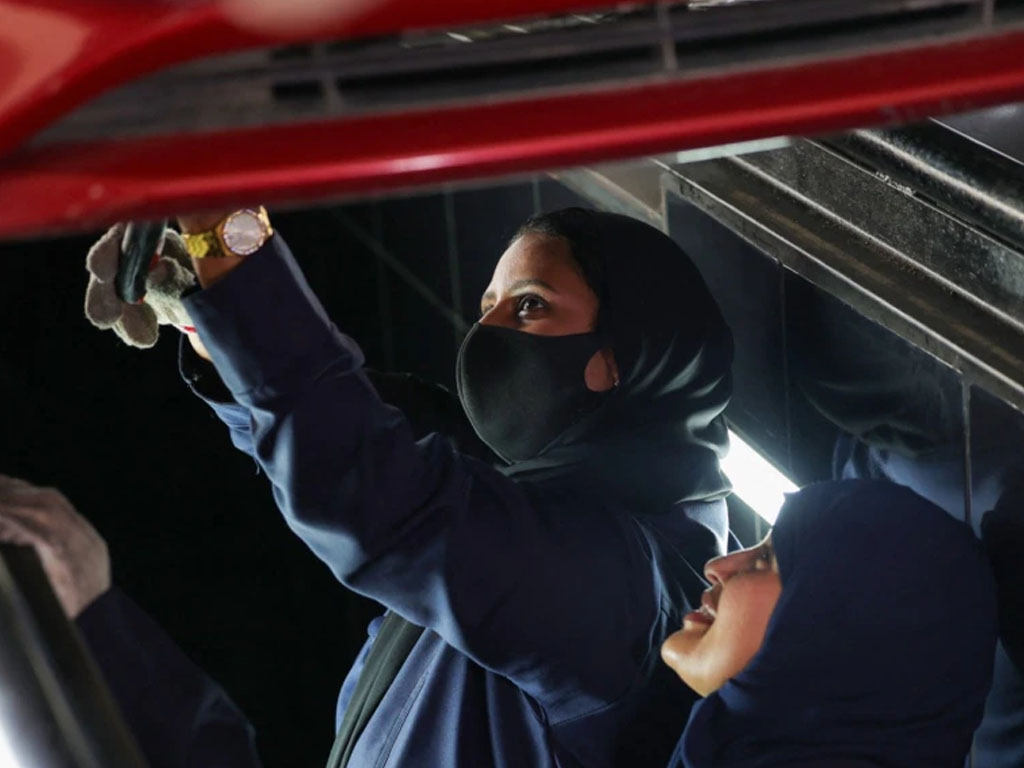 perempuan kerja di arab saudi