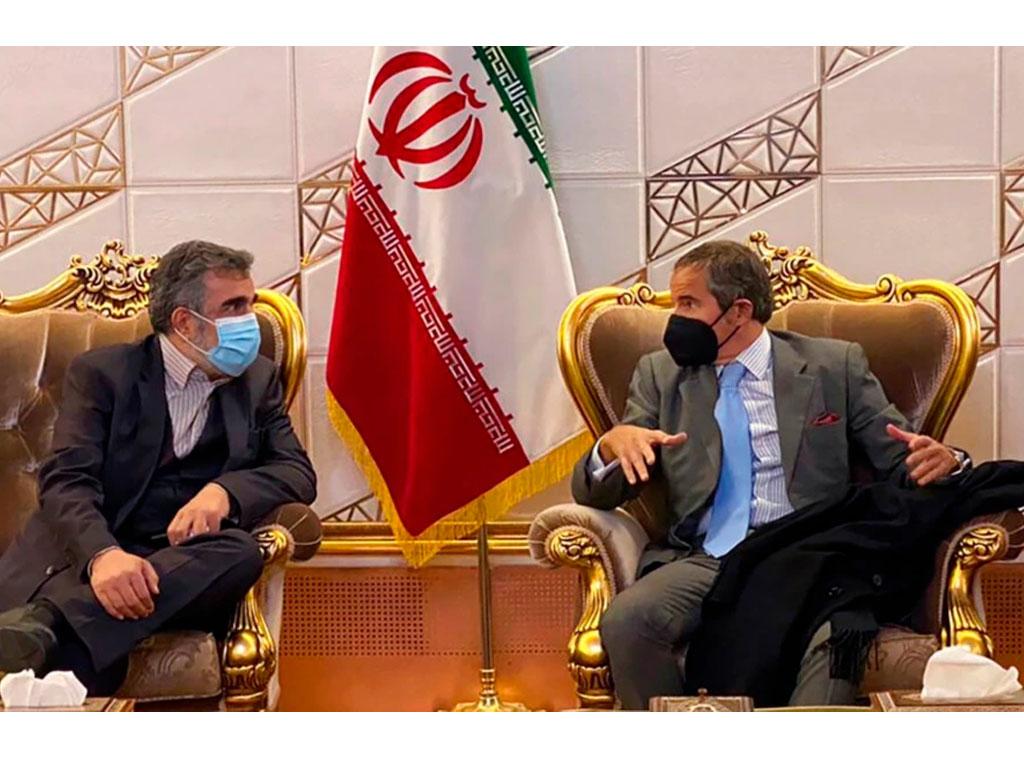 Dirjen IAEA dan pejabat iran