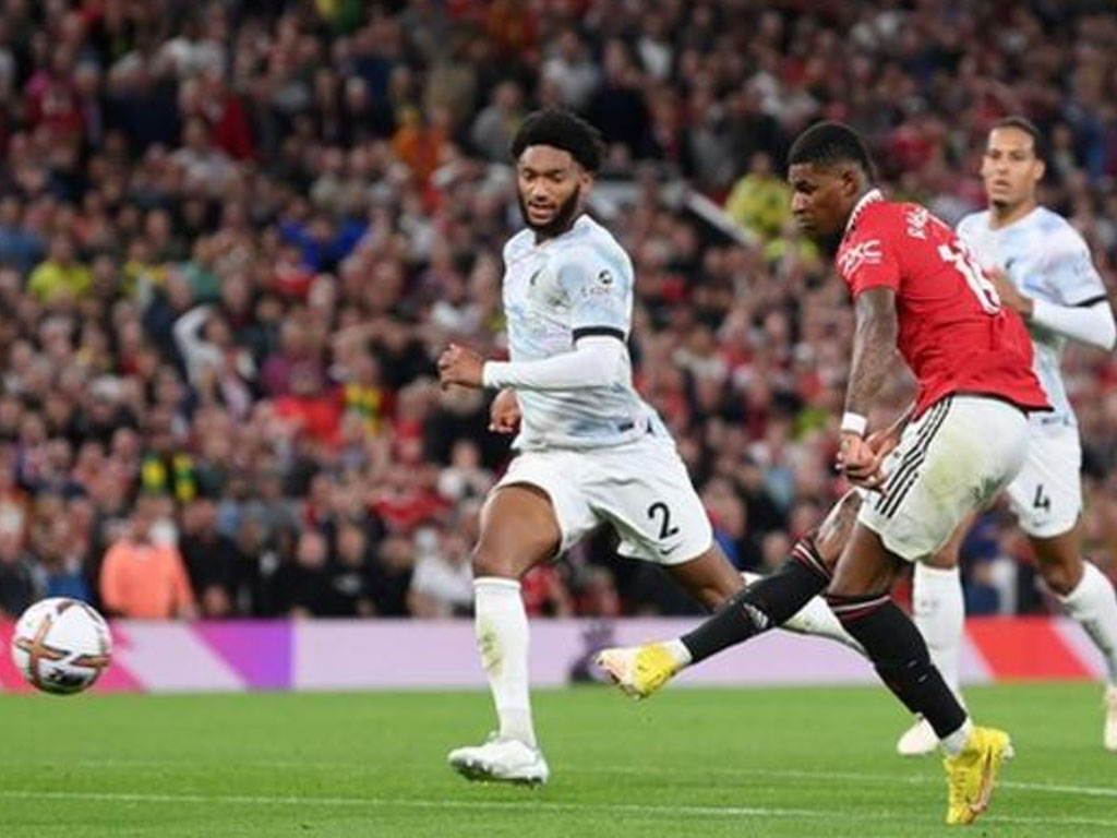 Rashford cetak gol unuk united