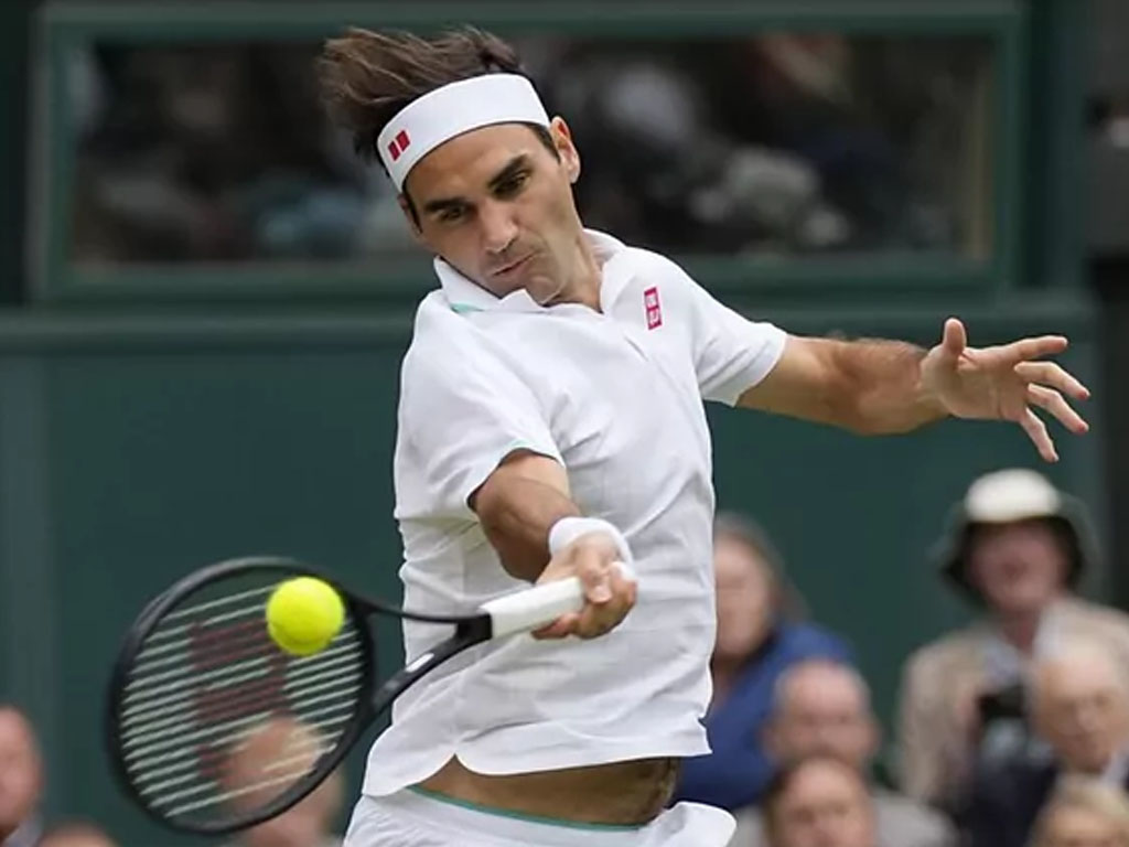 Roger Federer di Wimbledon in 2021