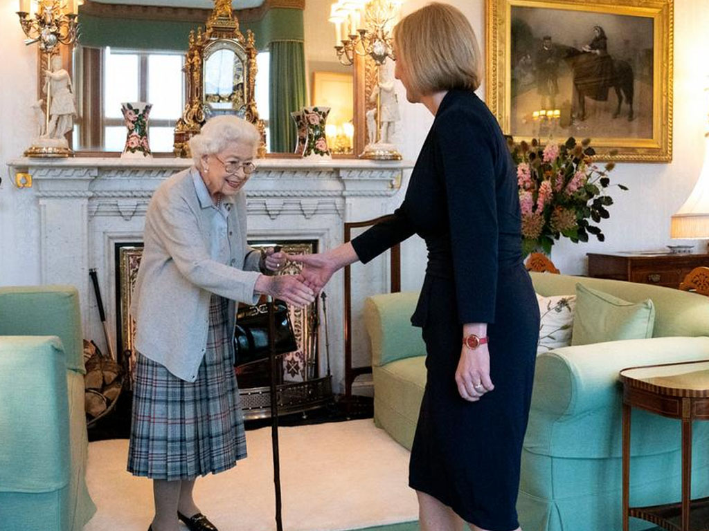 ratu elizabeth ii terima liz truss