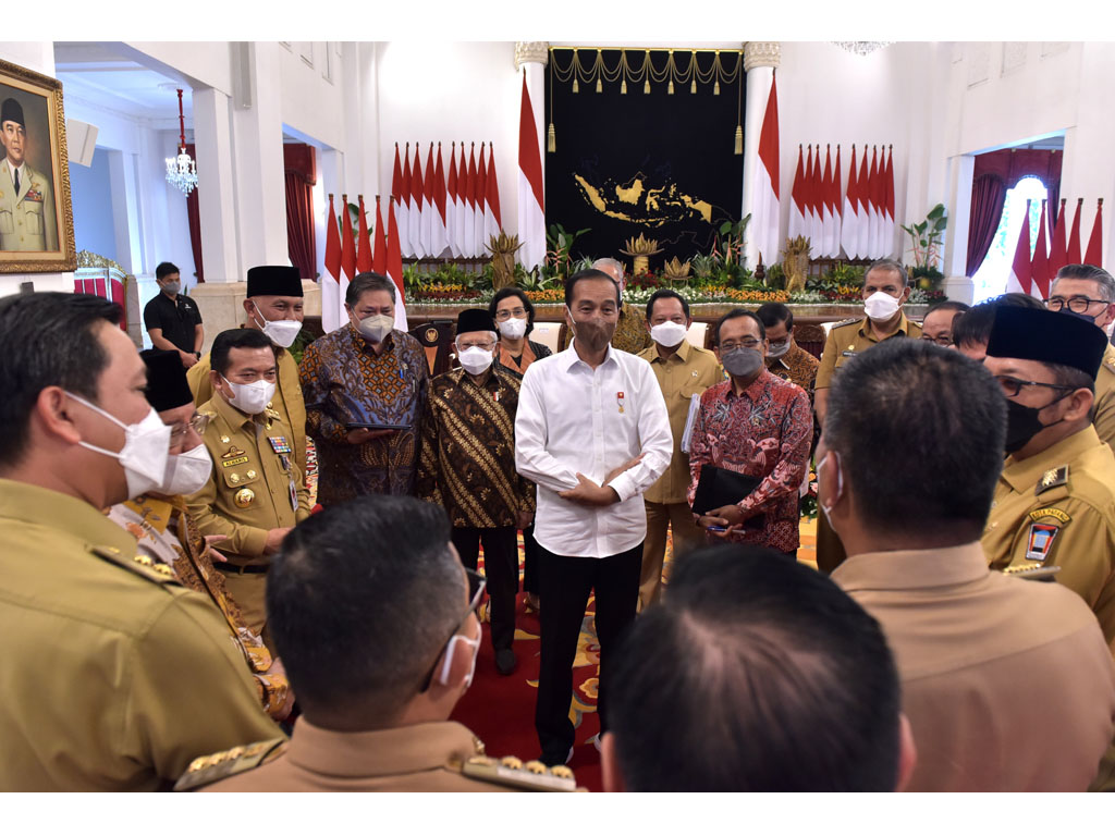 jokowi dan wapres dialog dengan kepala daerah