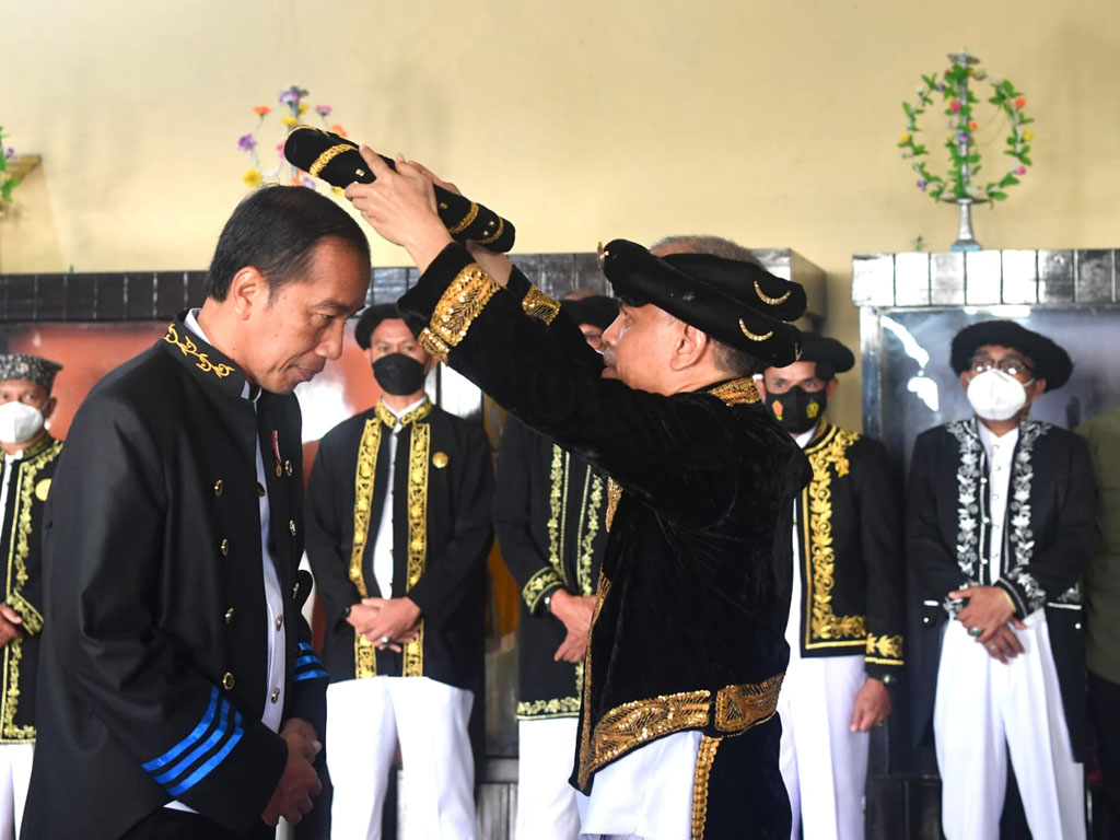Presiden Jokowi dianugerahi Gelar Kehormatan Adat Kesultanan Ternate