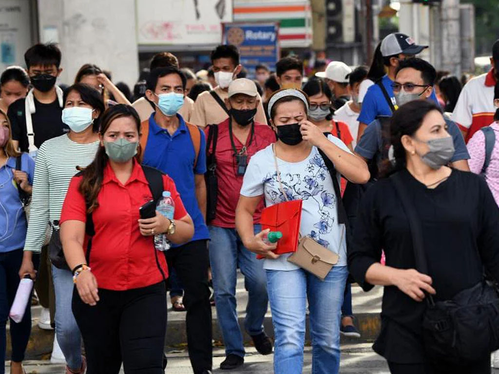 warga manila pakai masker