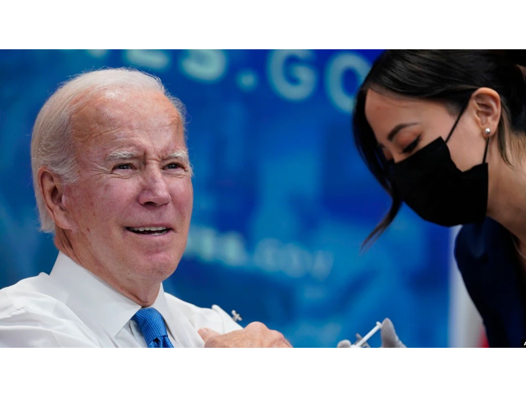 biden terima vaksin booster covid