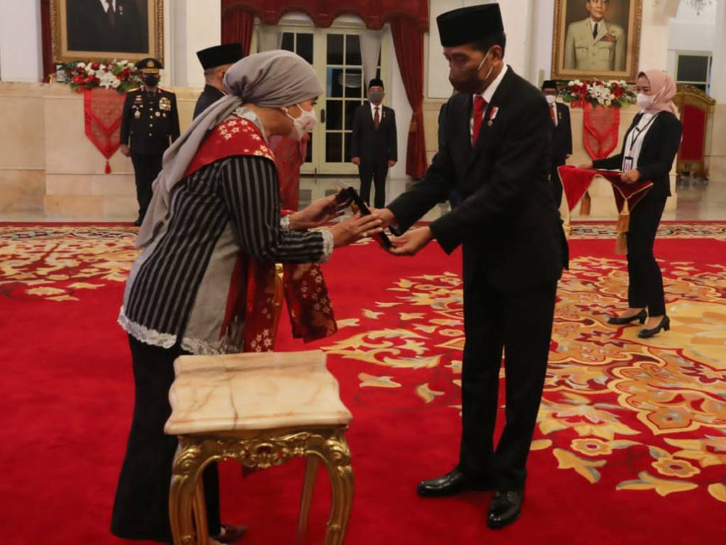 Presiden Jokowi Anugerahi 5 Tokoh Nasional Gelar Pahlawan Nasional