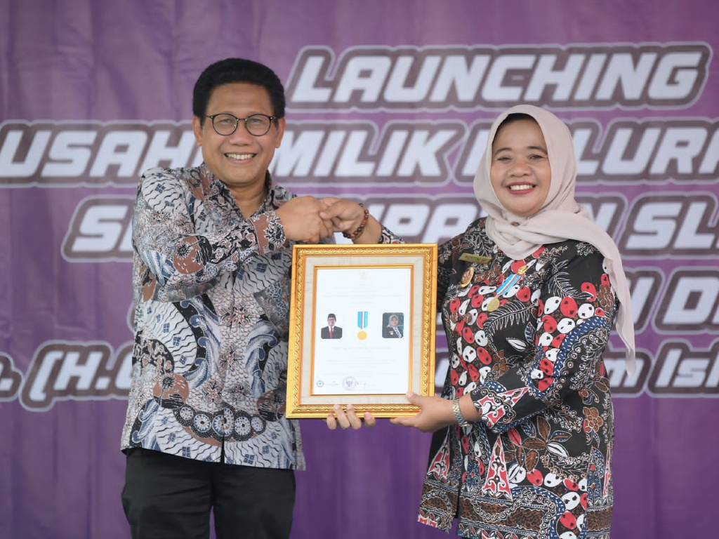 Pukul Gong 9 Kali saat Launching Bumkalma, Gus Halim: Perjuangan Periode Kades Harus 9 Tahun