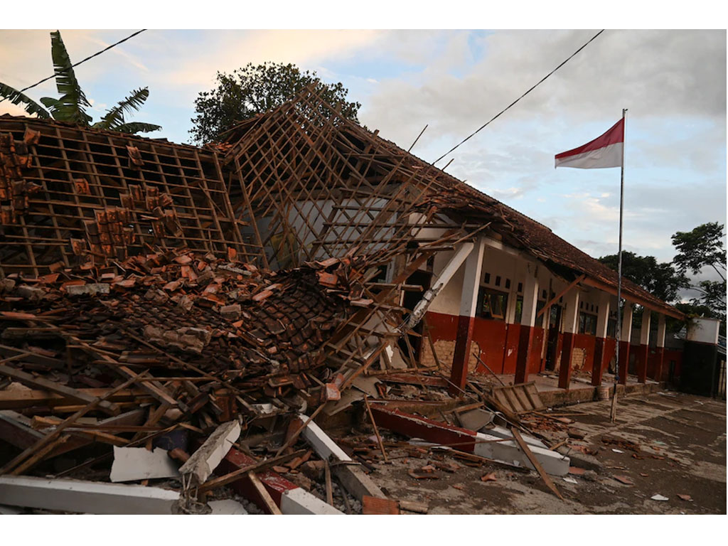 gedung sekolah rusak akibat gempa cianjur
