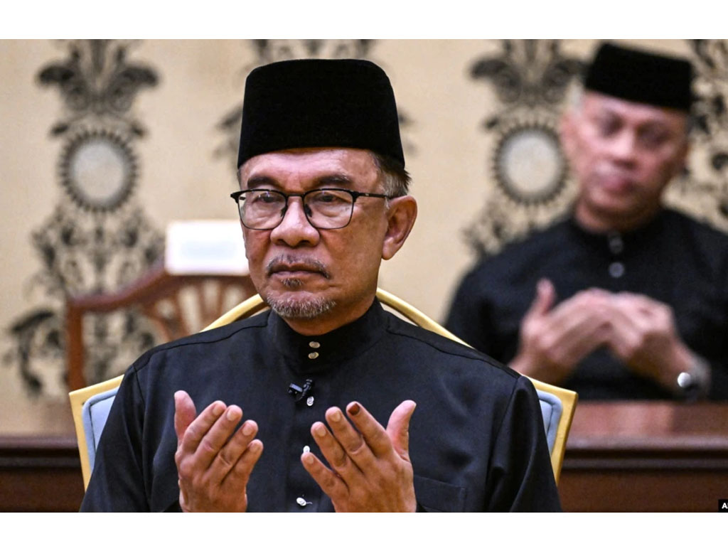 anwar ibrahim berdoa