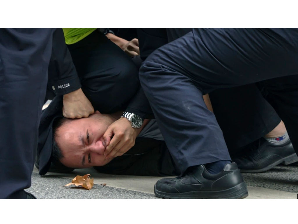 polisi china tangkap pengunjuk rasa covid
