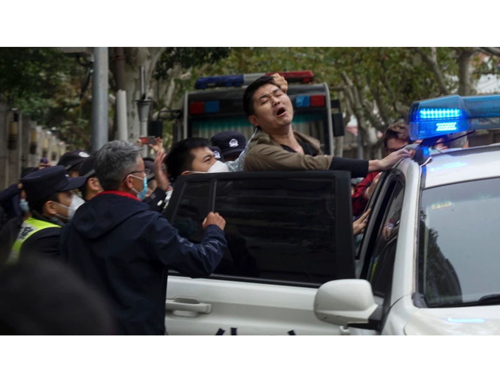 polisi tangkap pengunjuk rasa di shanghai