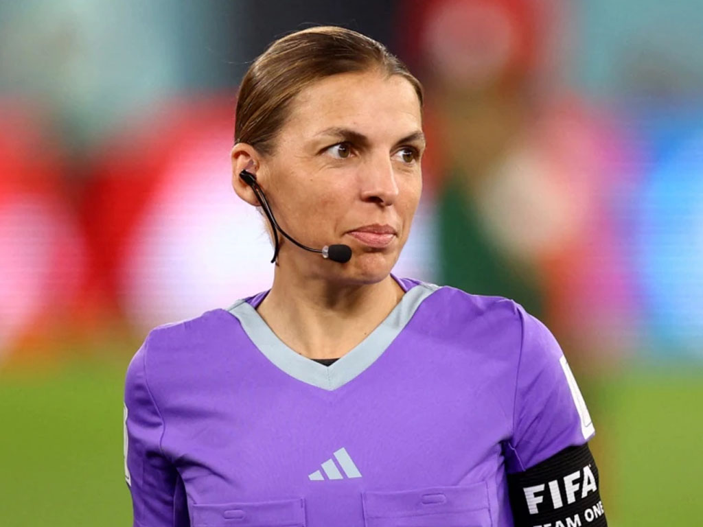 wasit perempuan sepak bola Stephanie Frappart