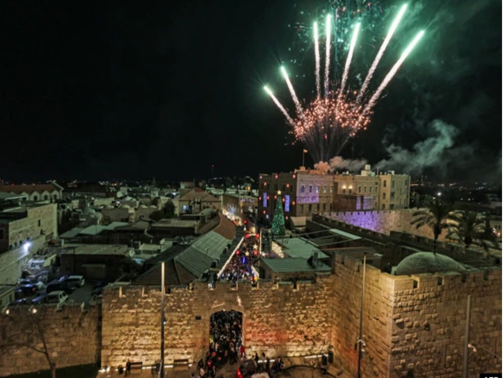 kembang api di kota tua yerusalem