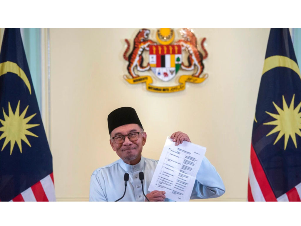 PM) Malaysia Anwar Ibrahim konpres di putrajaya