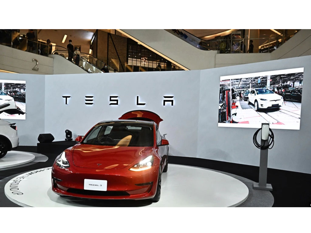 peluncuran tesla di bangkok