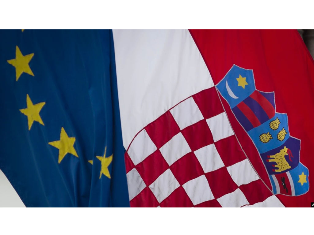bendera kroasia dan uni eropa