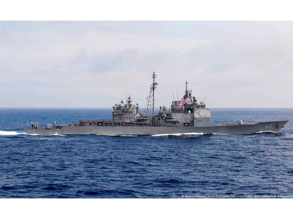 kapal perusak AL AS di laut filipina