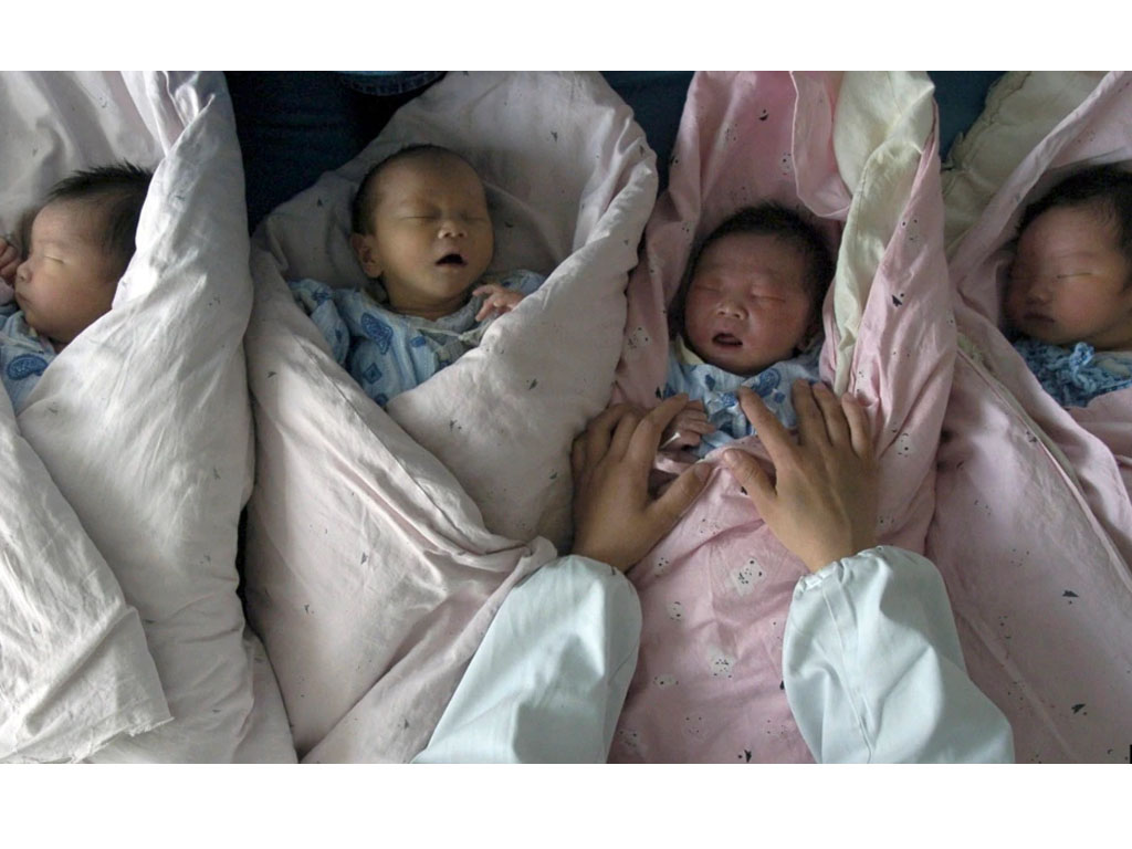 perawat bayi di china