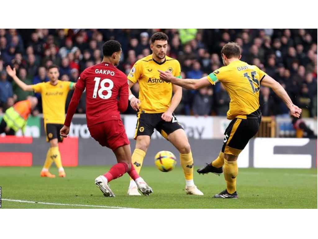 pemain wolves cetak gol