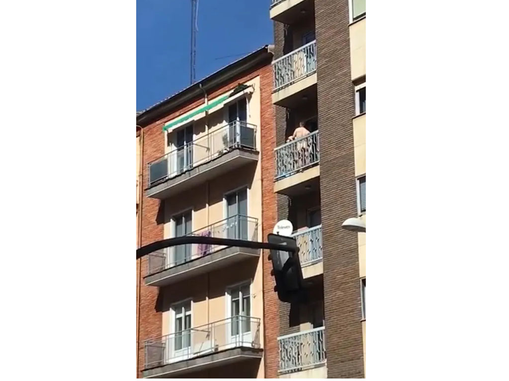 seks di balkon