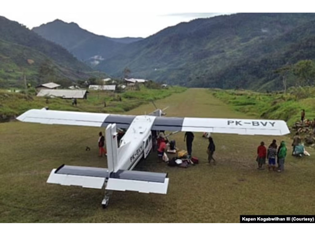 pesawat susi air di papua