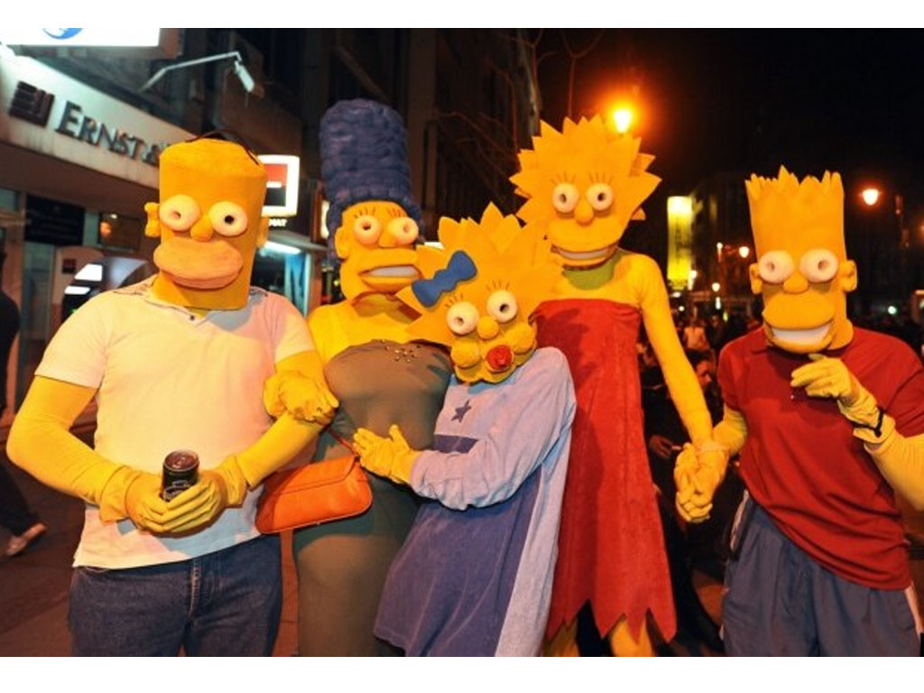Parade keluarga Simpsons di jalan-jalan Skopje