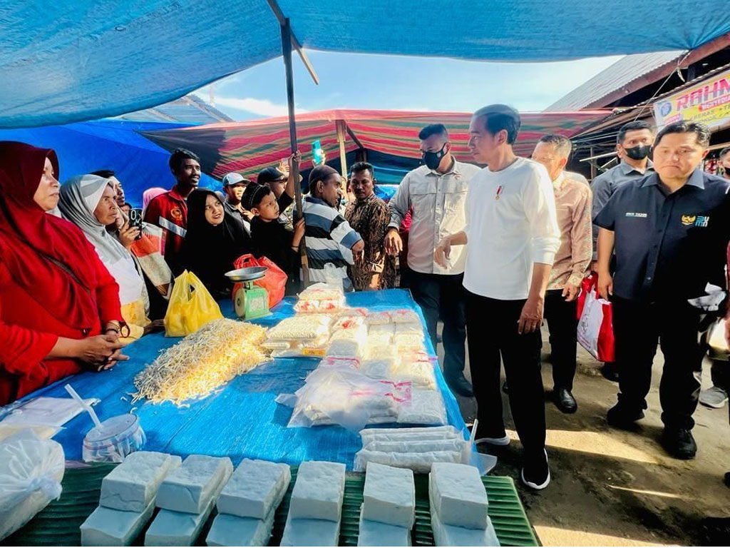 jokowi kunjungi pasar batu pahat timur di aceh