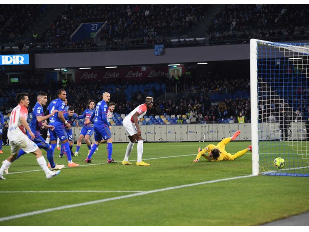 gol napoli ke gawang cremonese