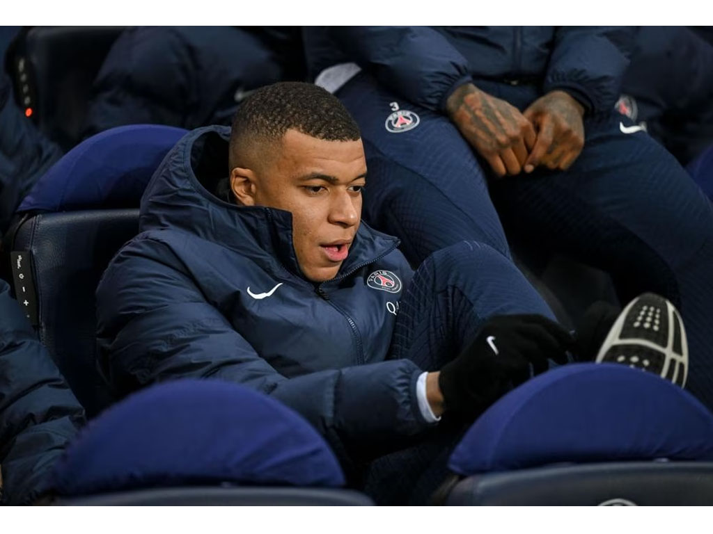 mbappe di bangku cadangan psg