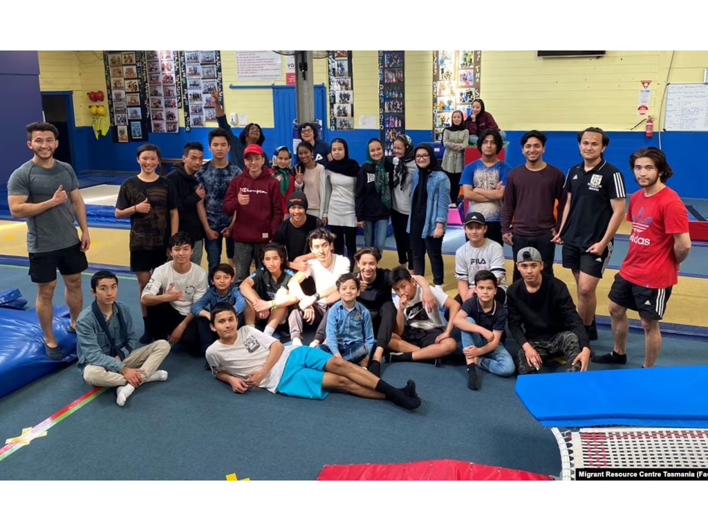 Kelompok multikultural remaja Tasmania