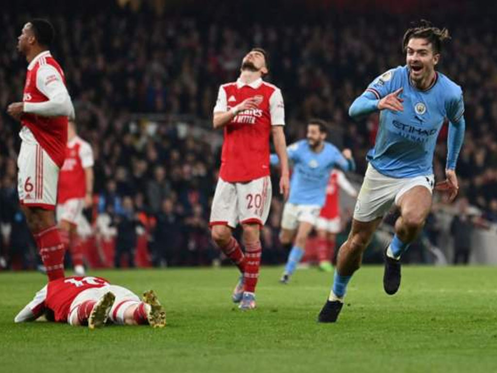 pemain city rayakan gol