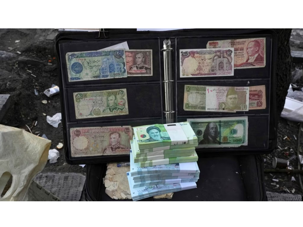 penukaran uang di Teheran