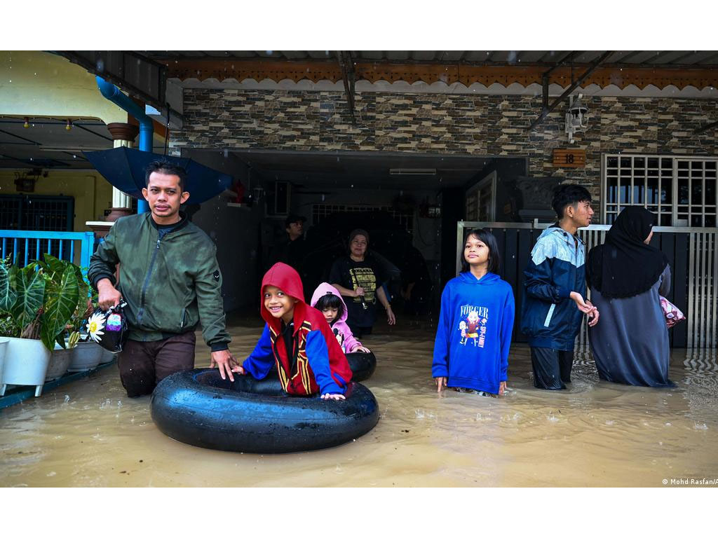 evakuasi korban banjir di malayia