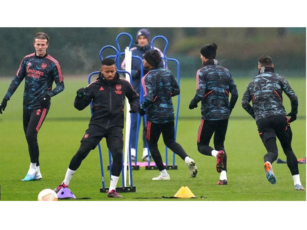 pemain arsenal berlatih di london