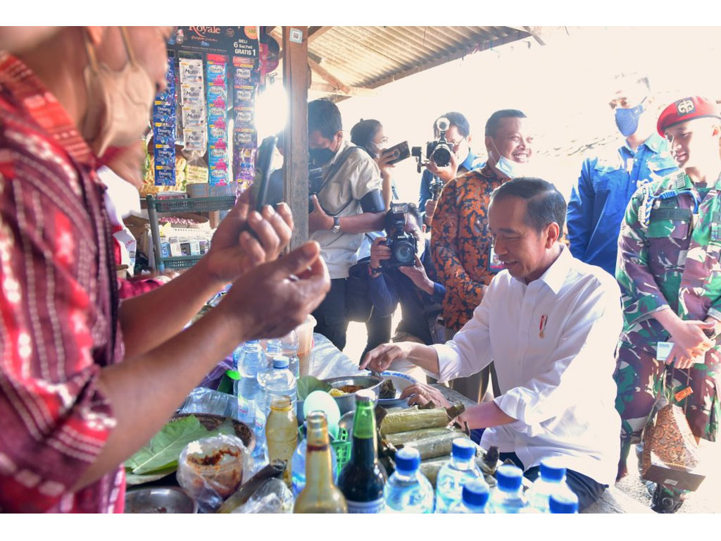 jokowi di pasar blora