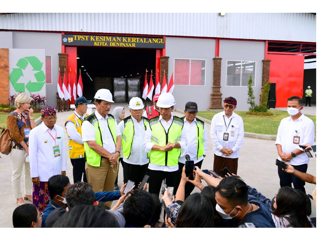 jokowi konpres di bali