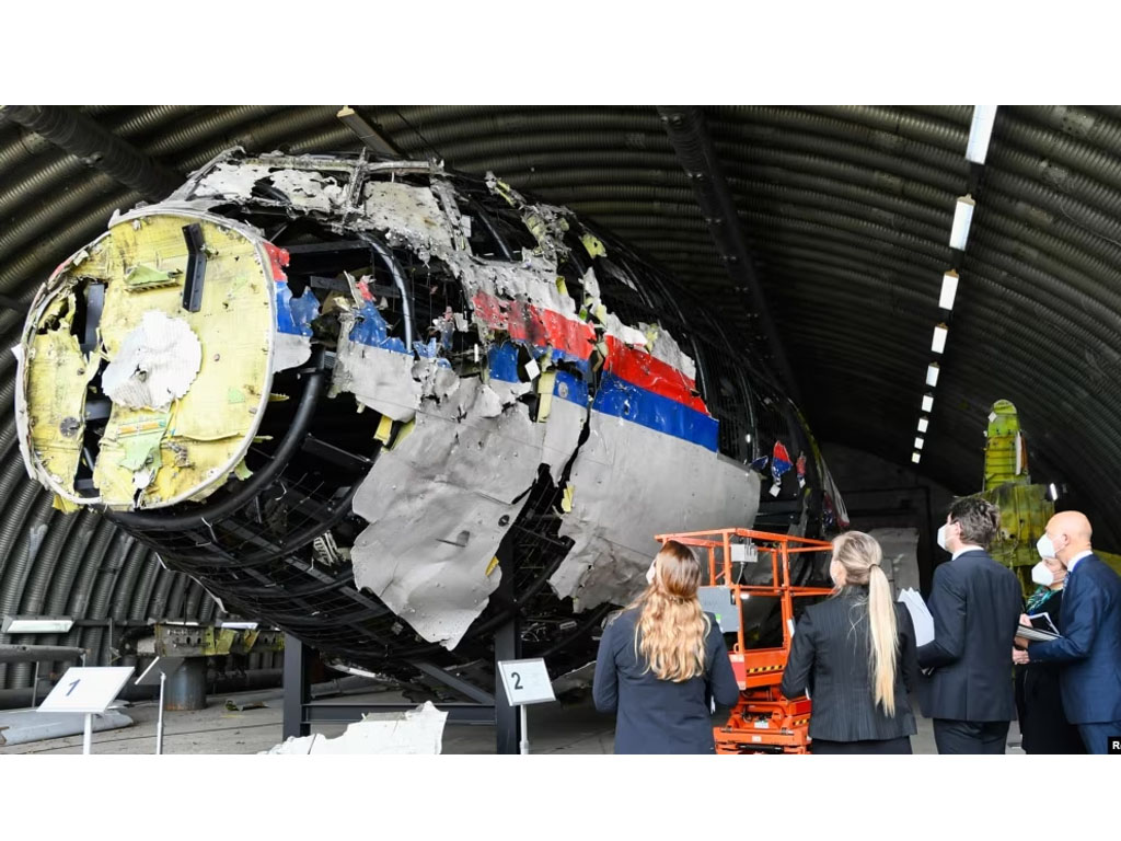 bangkai pesawat Malaysia Airlines MH17 di Reijen, Belanda