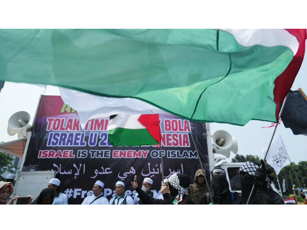 demo tolak tim sepak bola israel