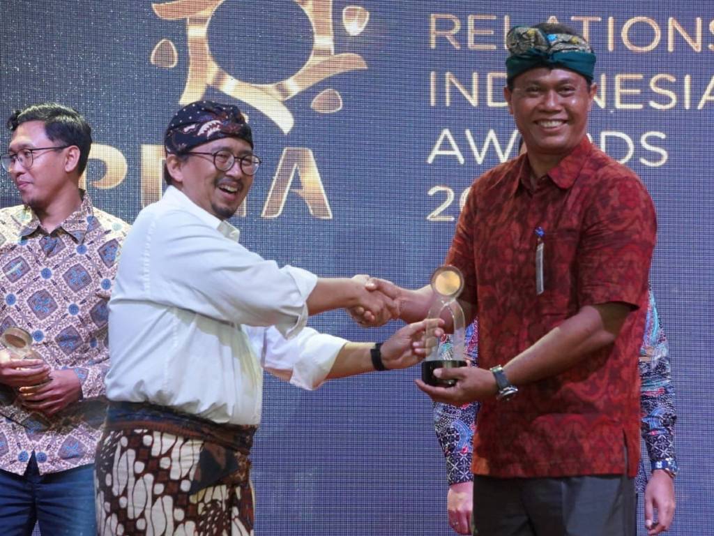 Kampanyekan Penggunaan Kendaraan Listrik Kepada Masyarakat, PLN Sabet Penghargaan PRIA 2023