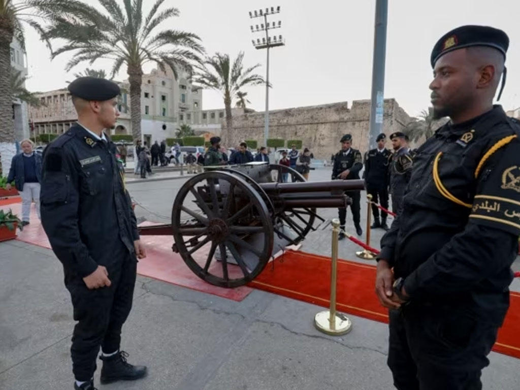 tembakan meriam di tripoli