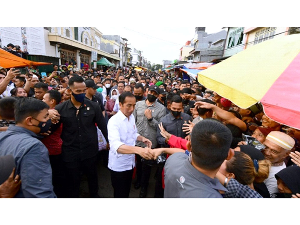 jokowi di pasar terong makassar