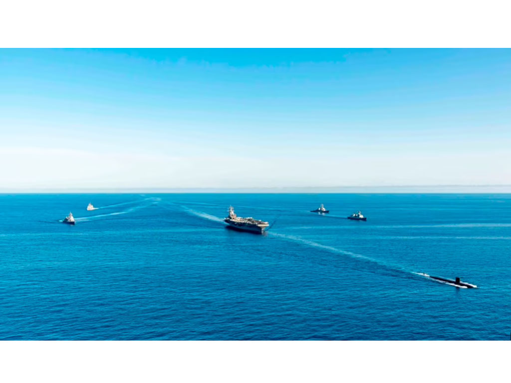 Kapal induk USS Ronald Reagan