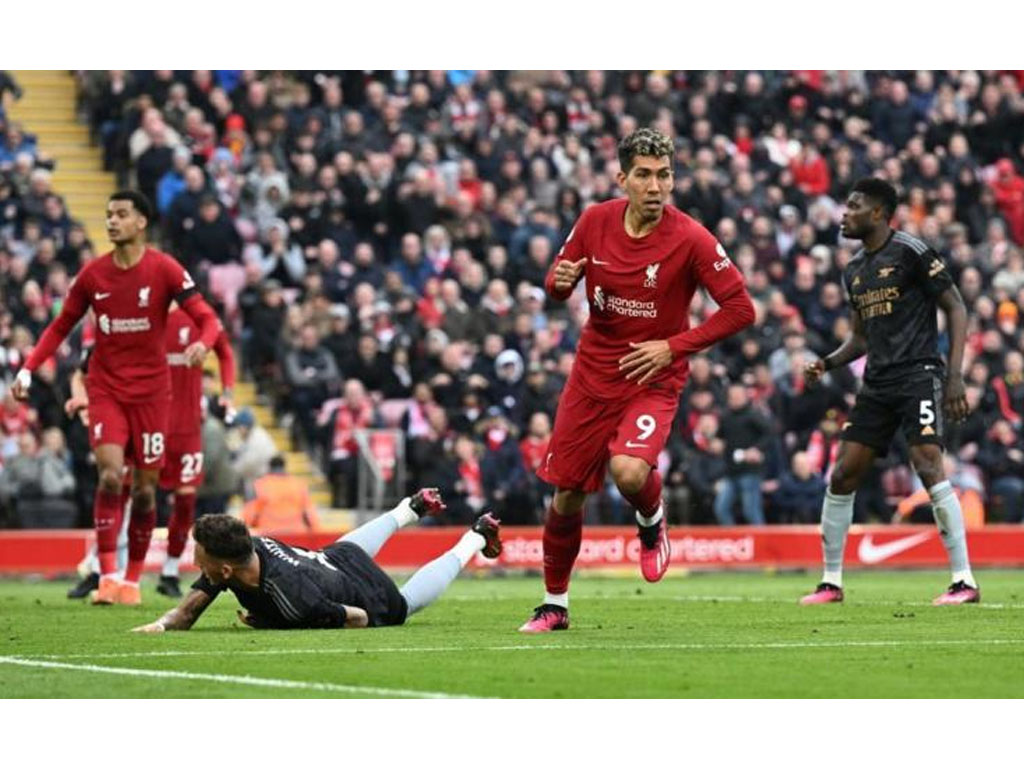 Firmino cetak gol ke gawang arsenal