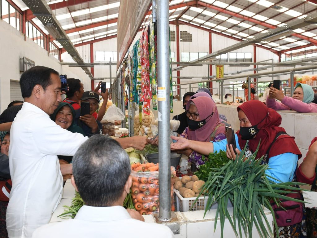 jokowi di pasar cipogo boyolali