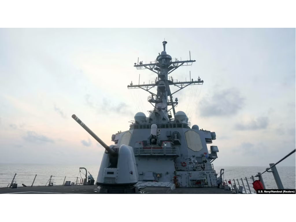 Kapal perusak berpeluru kendali kelas Arleigh Burke USS Milius
