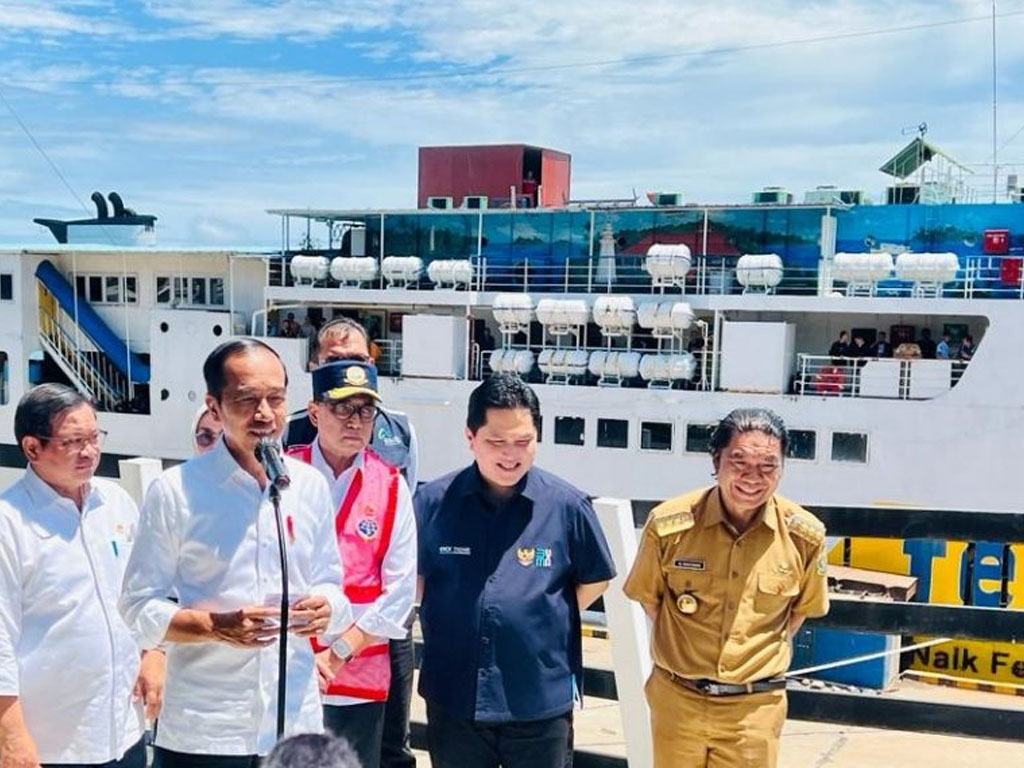 jokowi di pelabuhan merak 2023