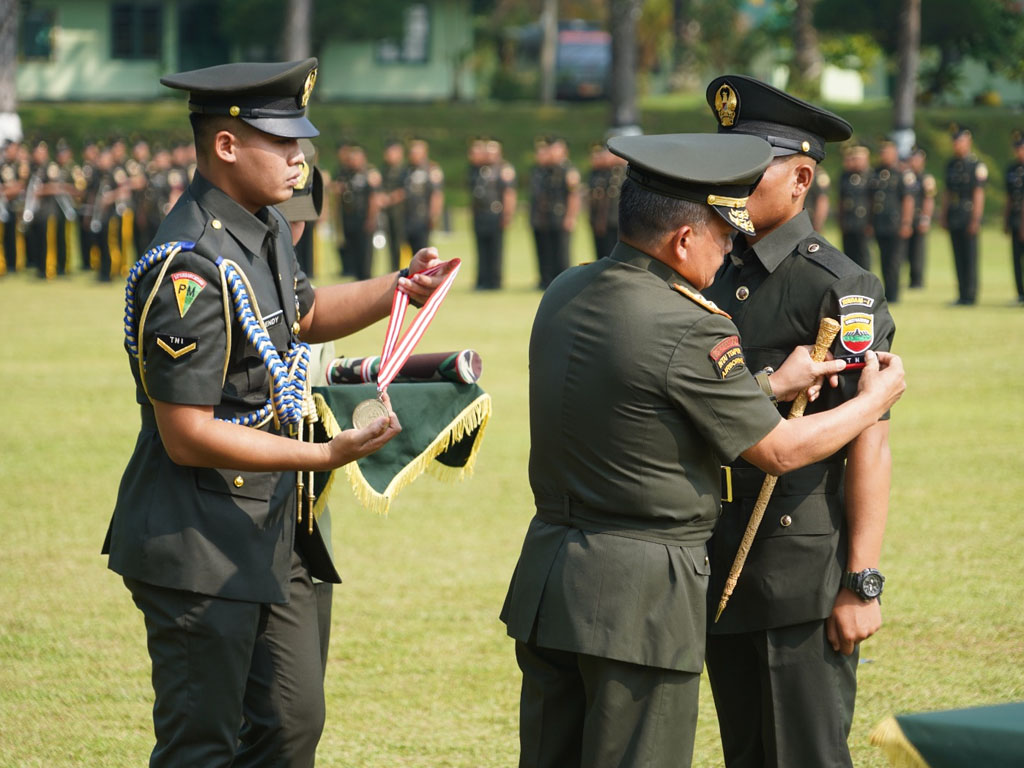 pangdam lantik prajurit 5