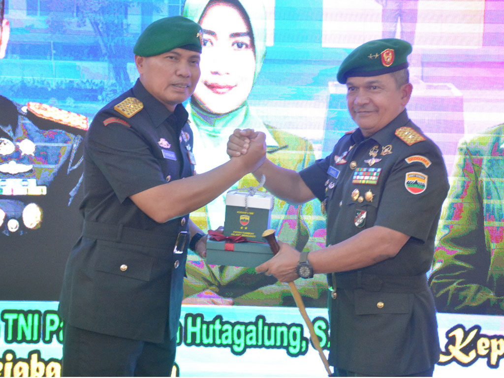 sertijab korem riau3