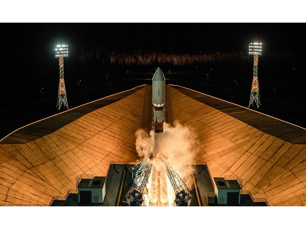 Peluncuran roket di Baikonur