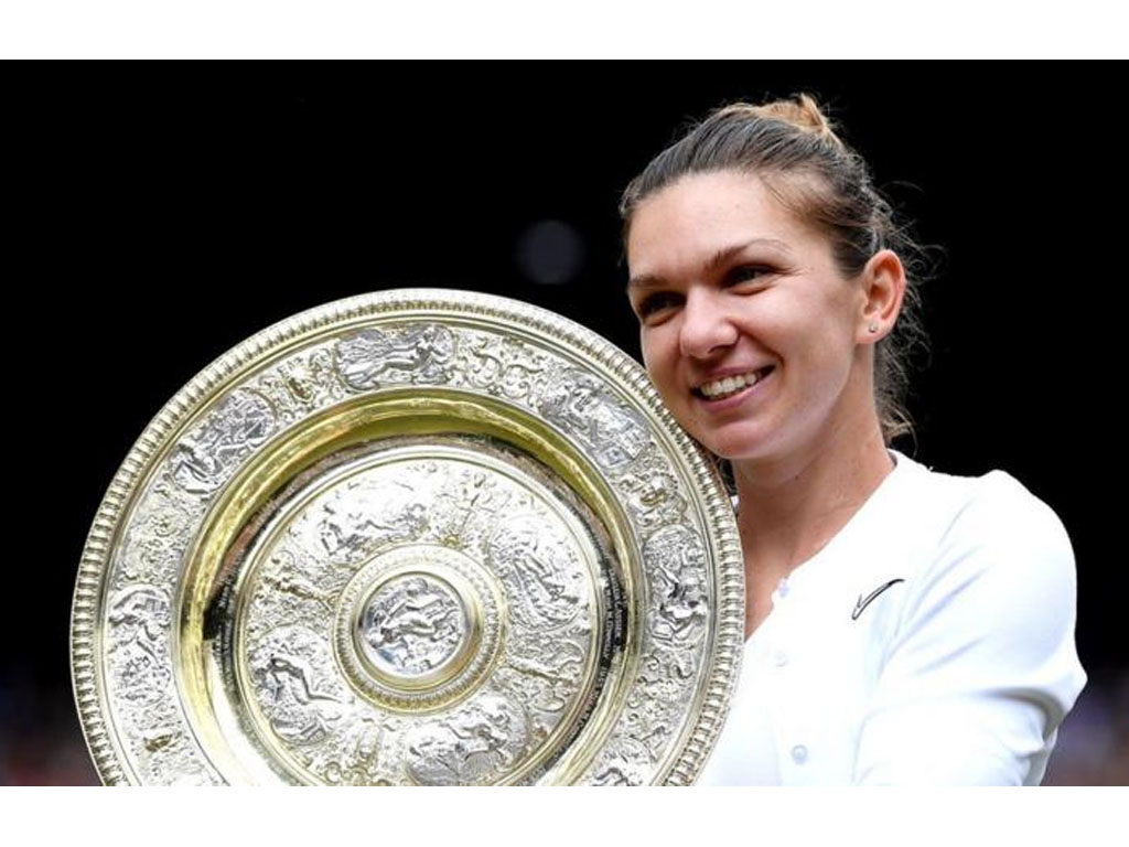 simona halep dan trofi wimbledon